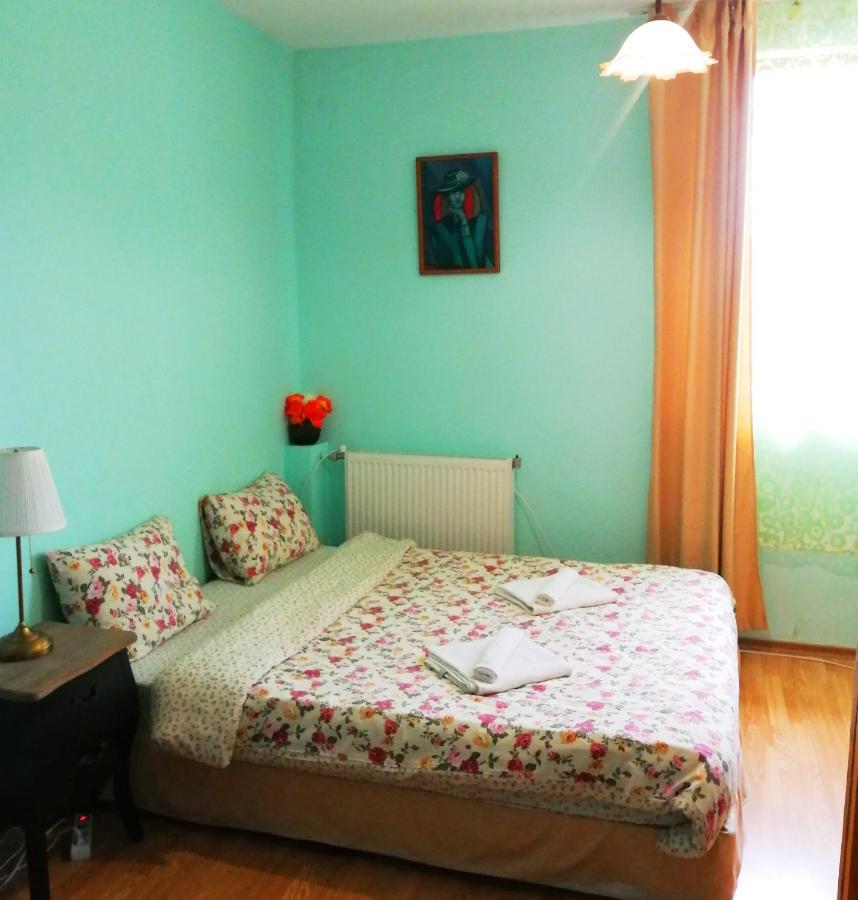 Guest House Misha Petrevene Ngoại thất bức ảnh