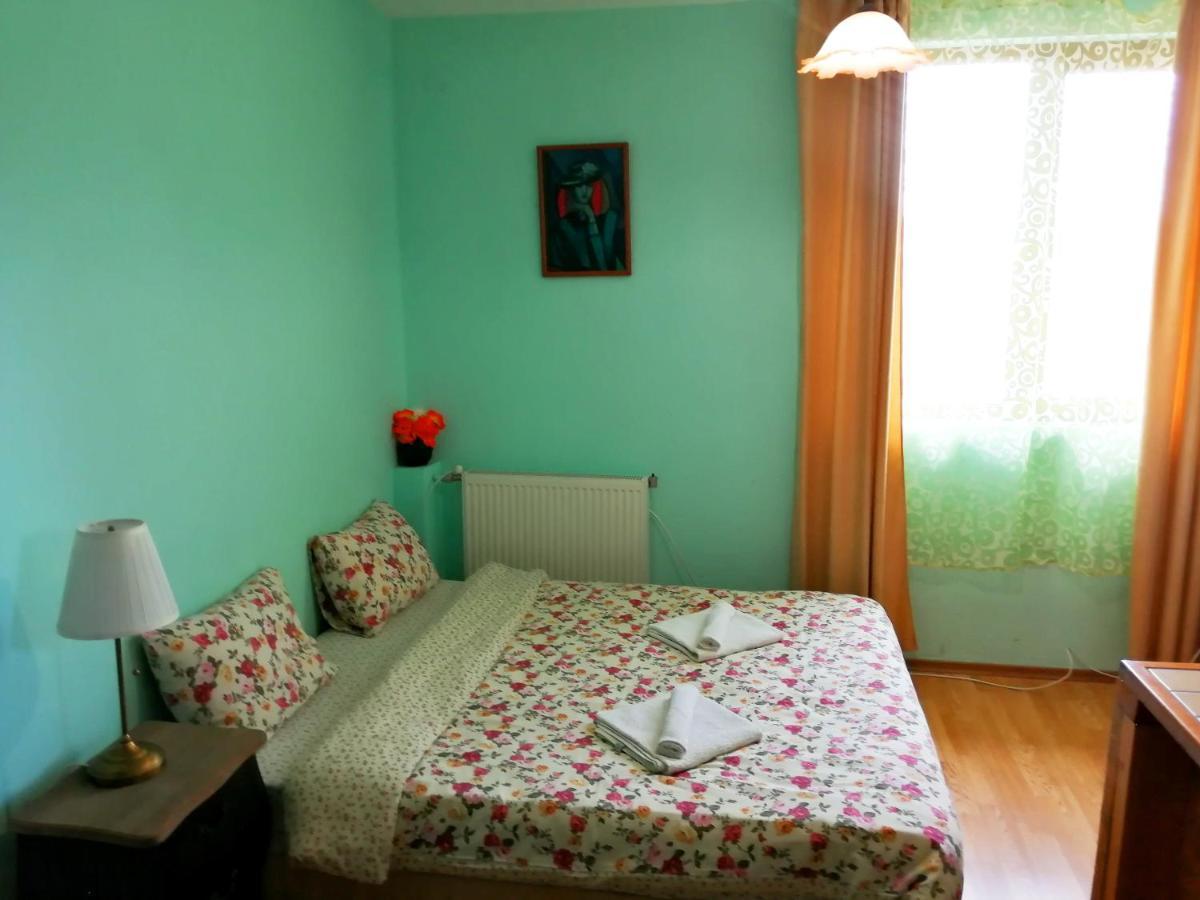 Guest House Misha Petrevene Ngoại thất bức ảnh