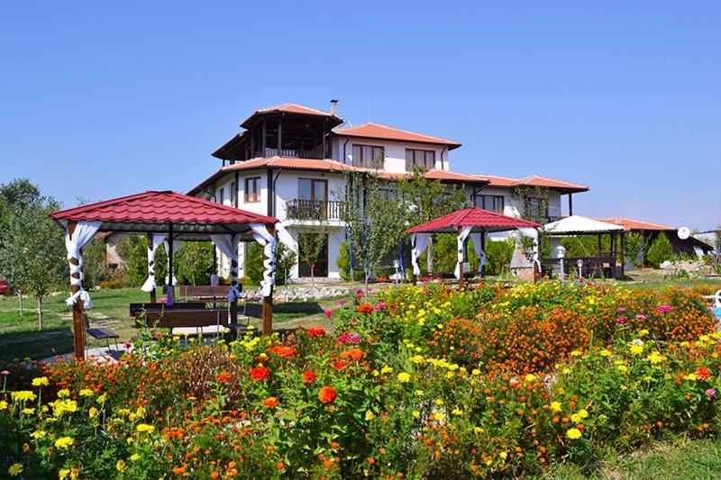 Guest House Misha Petrevene Ngoại thất bức ảnh