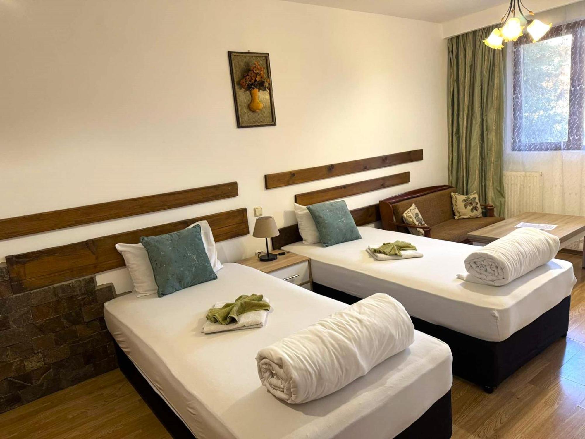 Guest House Misha Petrevene Ngoại thất bức ảnh