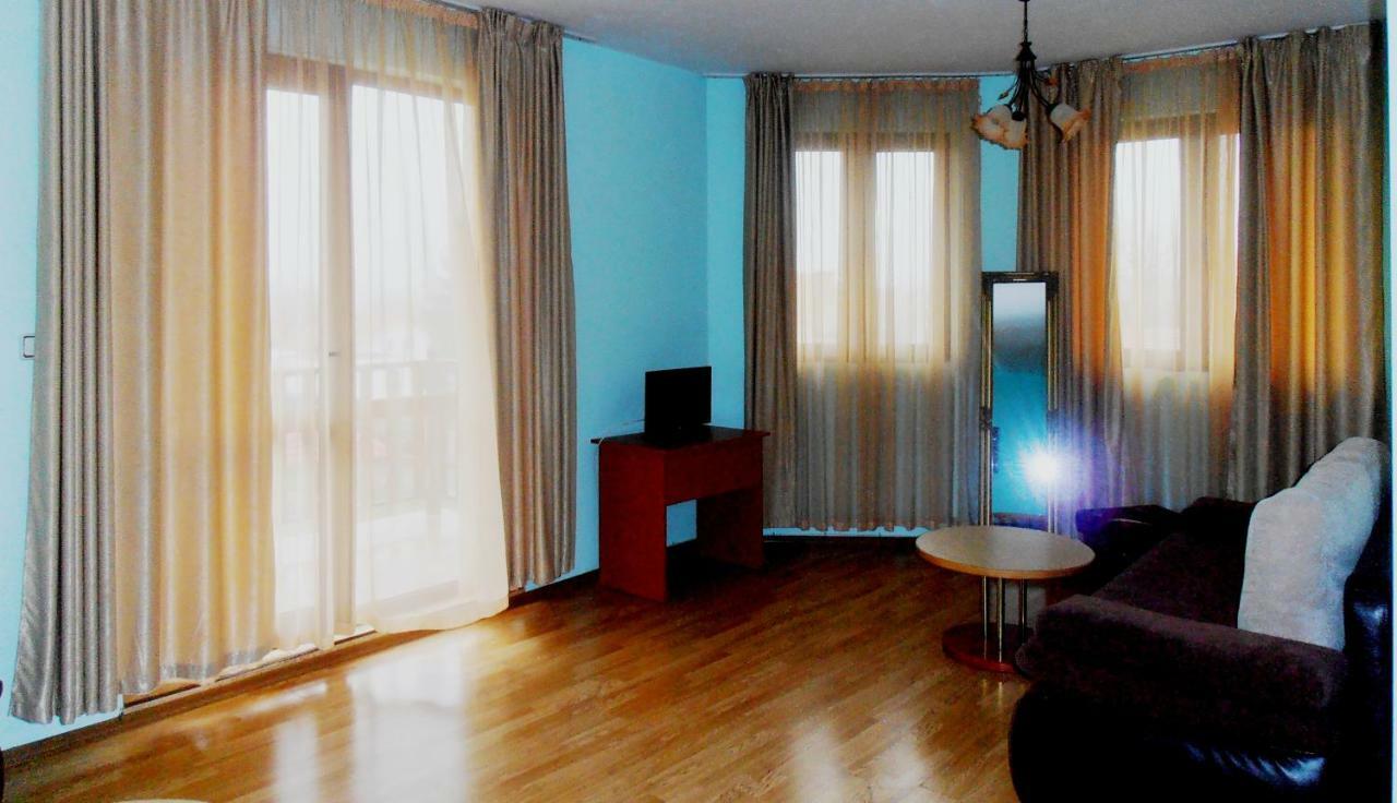 Guest House Misha Petrevene Ngoại thất bức ảnh