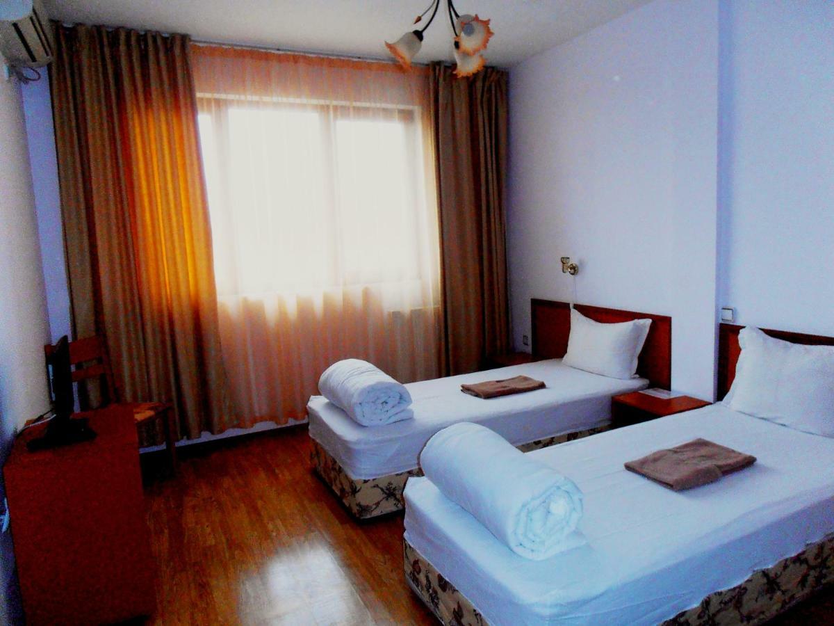 Guest House Misha Petrevene Ngoại thất bức ảnh