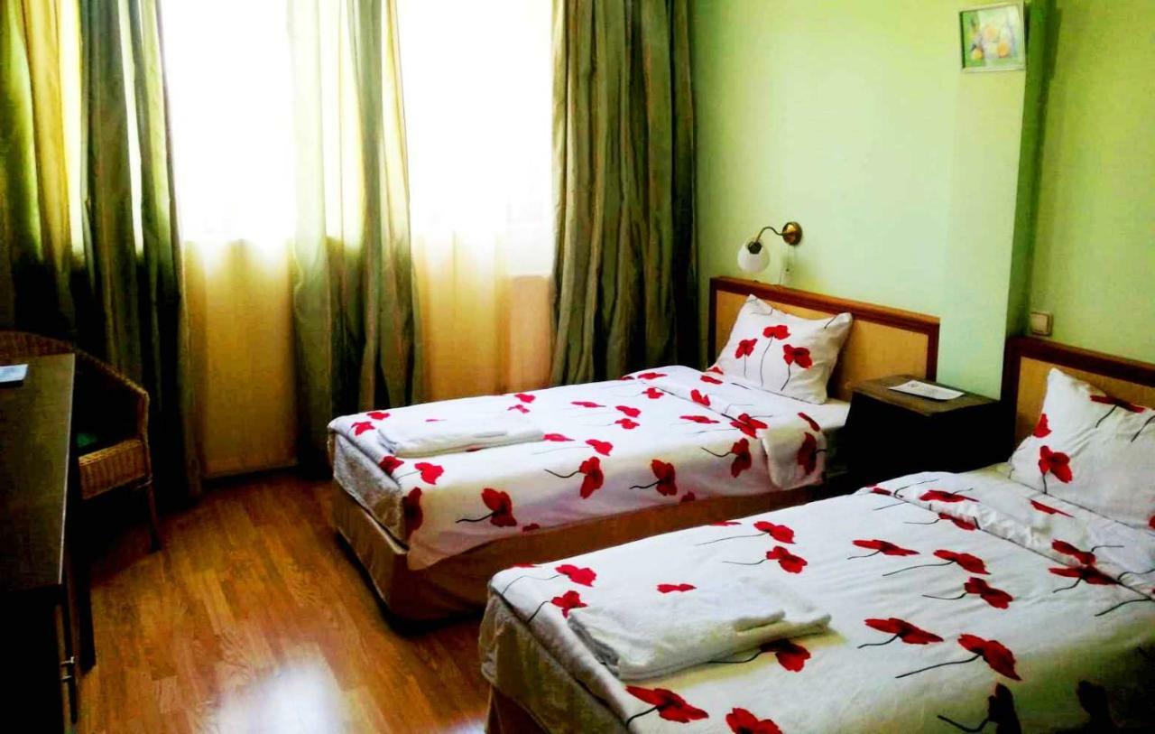 Guest House Misha Petrevene Ngoại thất bức ảnh