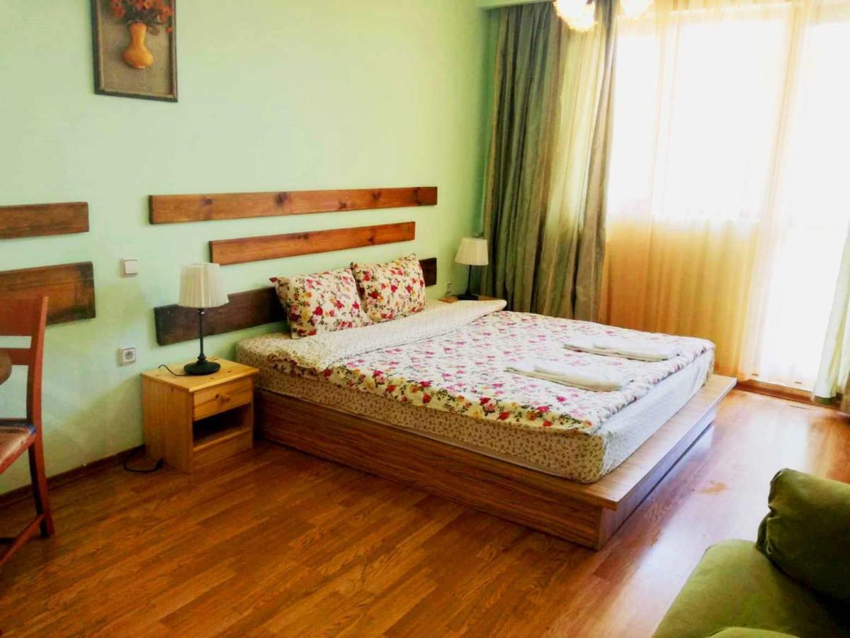 Guest House Misha Petrevene Ngoại thất bức ảnh