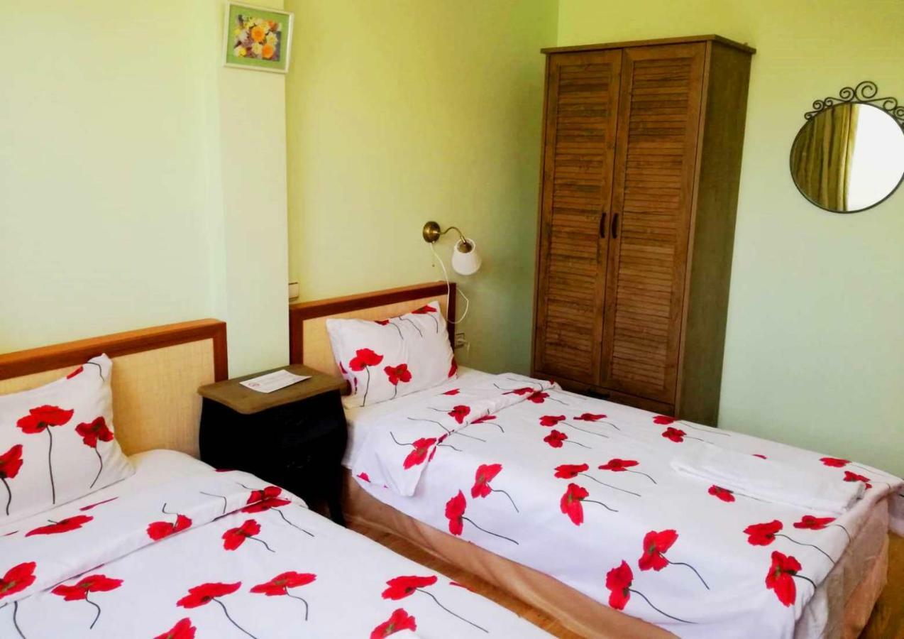 Guest House Misha Petrevene Ngoại thất bức ảnh